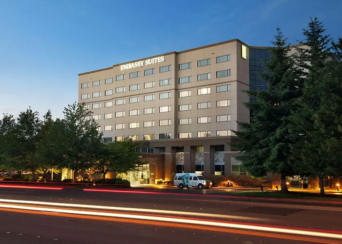 Discover the Best SeaTac Hotels Offering Convenient Shuttle Services