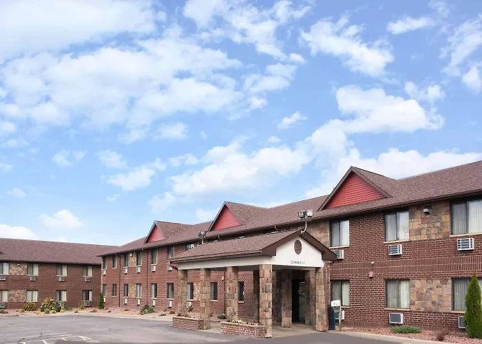 Top-Rated Eau Claire Hotels for Every Traveler