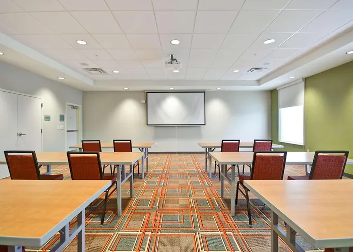 Top Oswego Hotels for an Unforgettable Stay