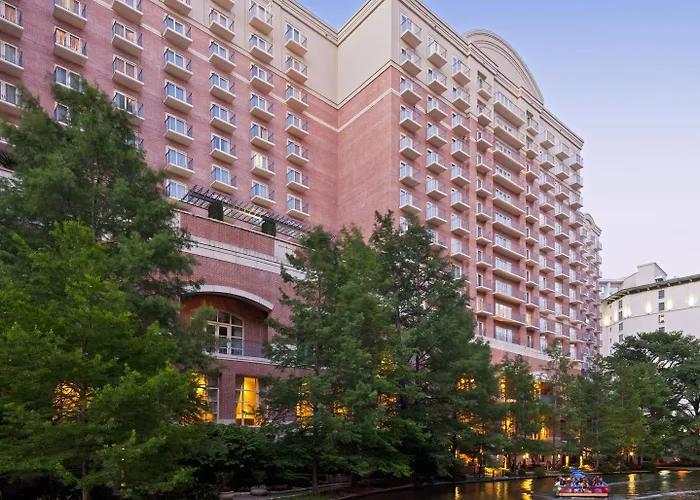 Ultimate Guide to San Antonio River Walk Hotels